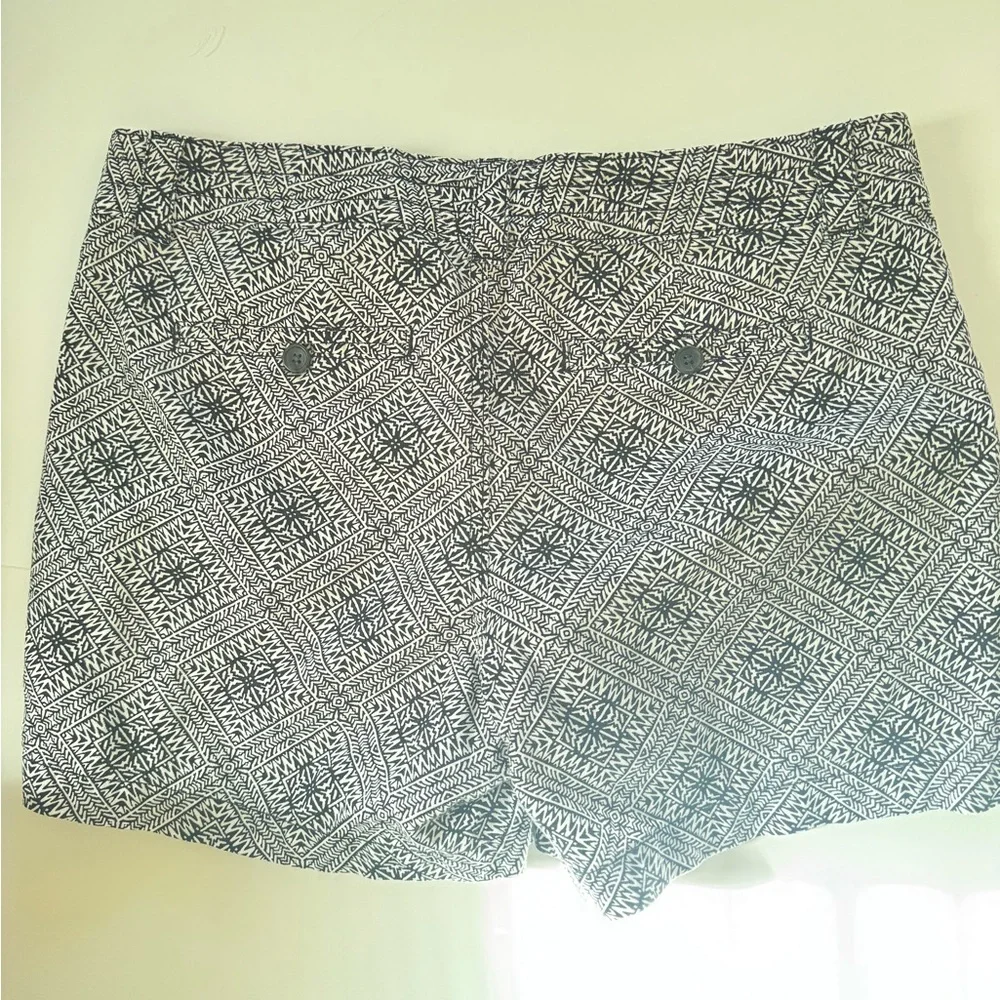 Banana Republic High Waist Black and White Shorts - Picture 8 of 8